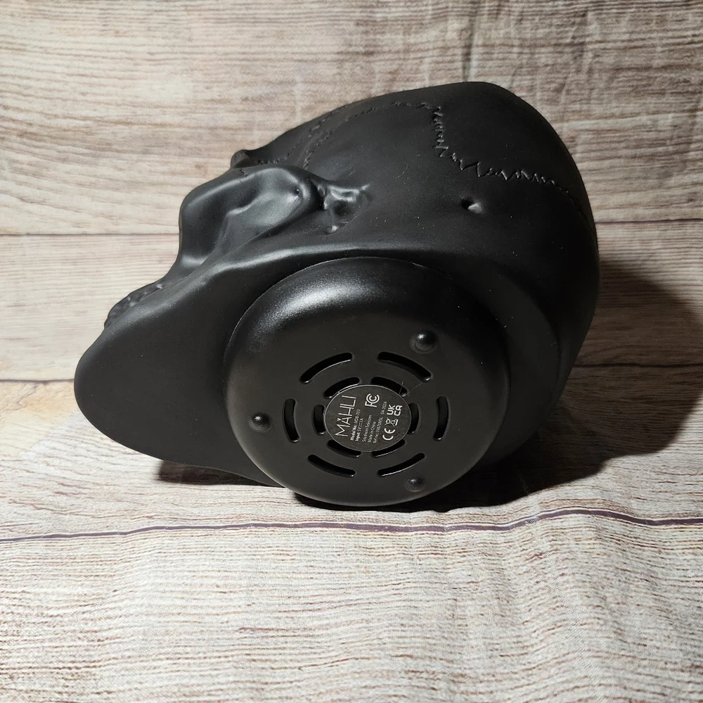 Gothic Halloween spooky color changing black skeleton skull oil diffuser